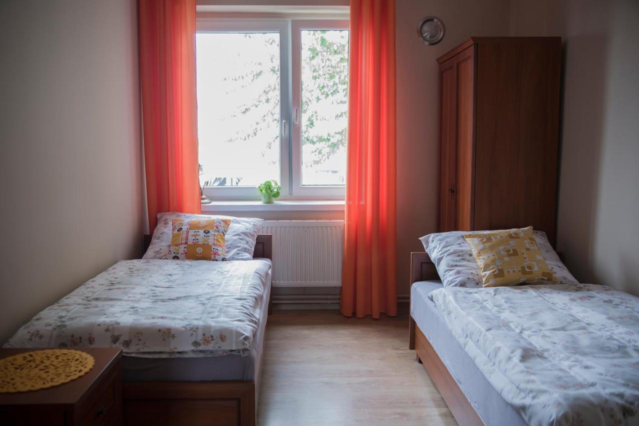 Pod Kogucikiem Aparthotel Krzyzanowice Bagian luar foto