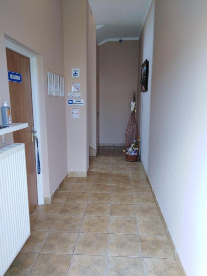 Pod Kogucikiem Aparthotel Krzyzanowice Bagian luar foto