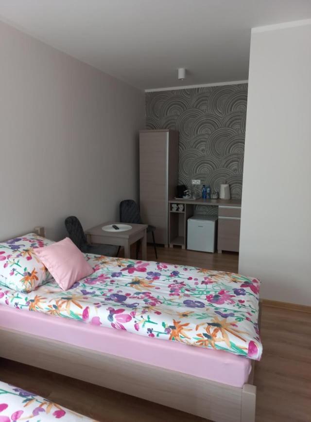 Pod Kogucikiem Aparthotel Krzyzanowice Bagian luar foto