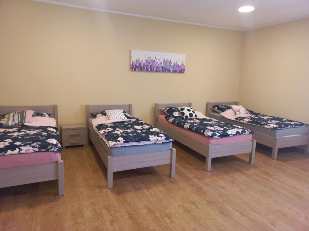 Pod Kogucikiem Aparthotel Krzyzanowice Bagian luar foto
